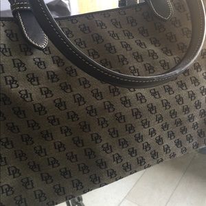 New beautiful Dooney & Bourke shoulder bag